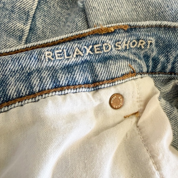 American Eagle Relaxed Jean Denim Distressed Cut Off Shorts Size 16 - Picture 11 of 12